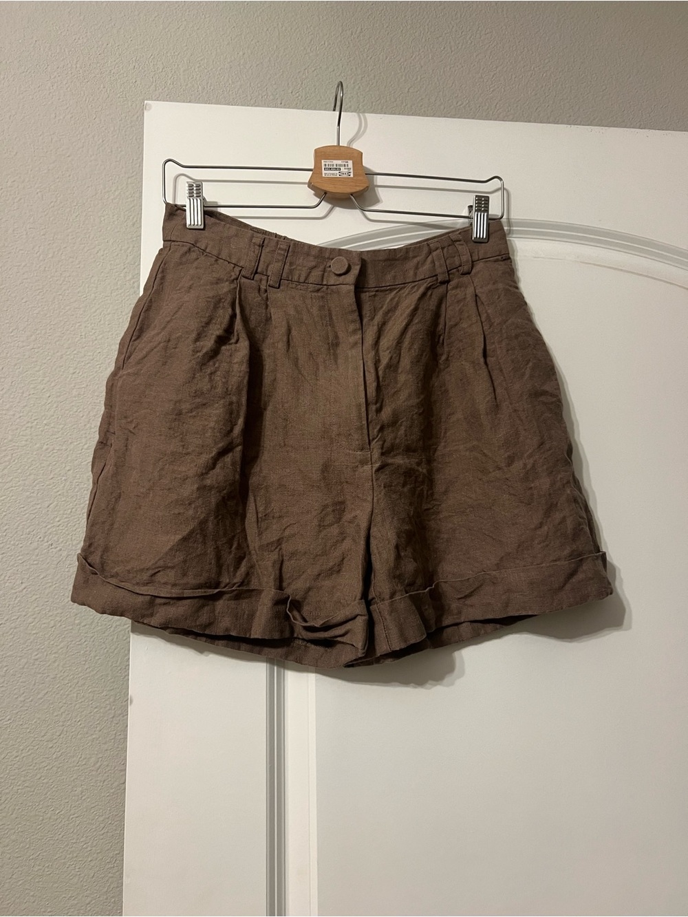 Country Road Organically Grown Linen Tuck Front Short